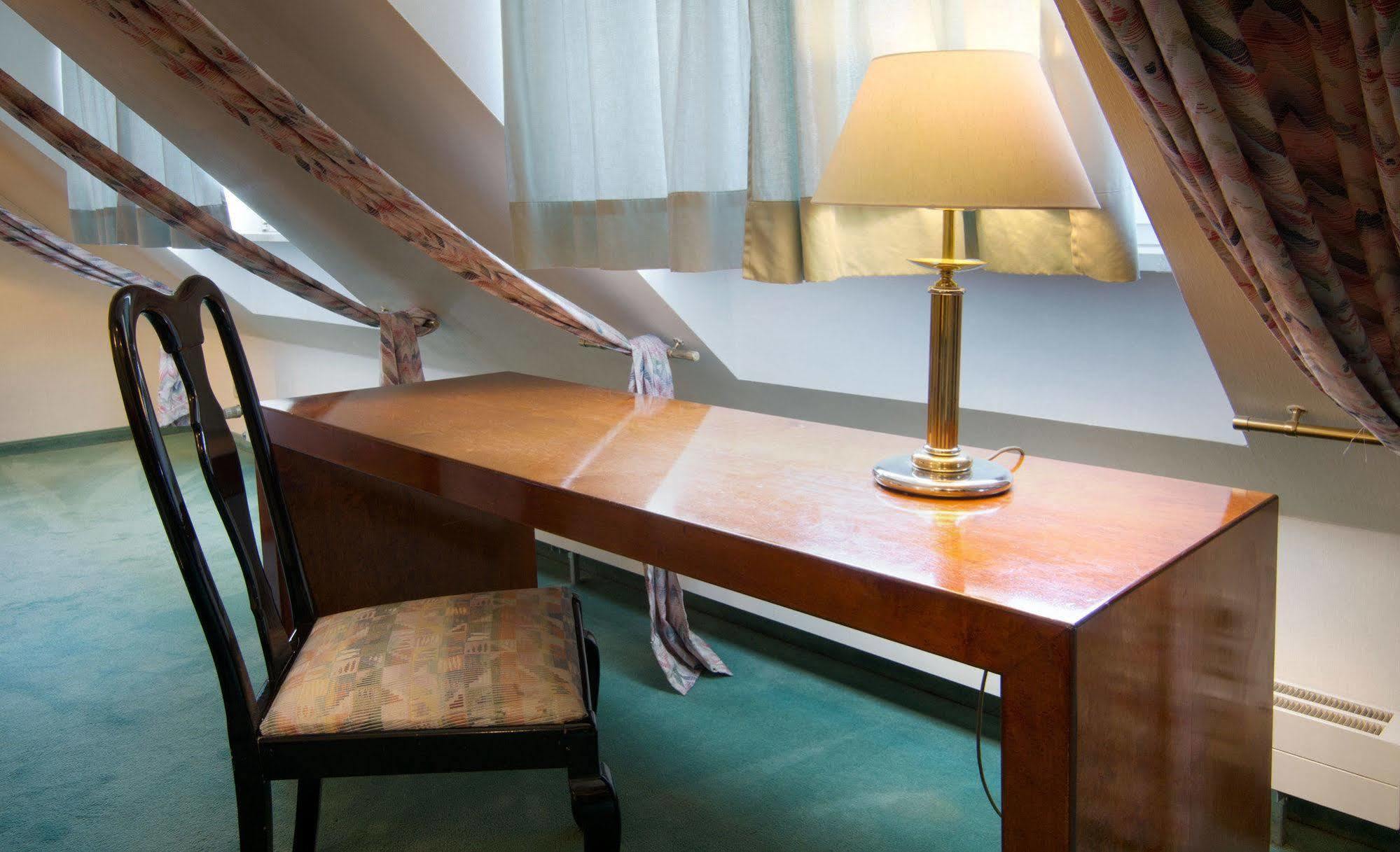 Hotel Deutsches Theater Мюнхен Екстериор снимка